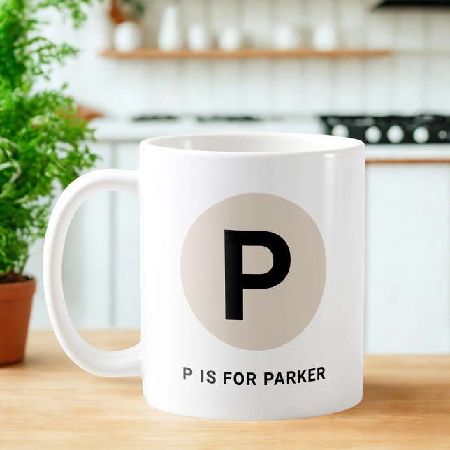Tasse initiale moderne – Design “P est pour [Nom]” (Créateur téléchargé)