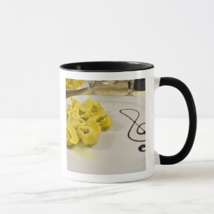Tasse Italie, Cento. Une assiette de tortellini au froma