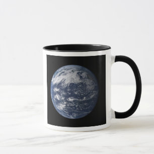 Tasse La pleine terre centrée au-dessus de l'océan