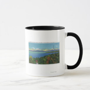 Tasse Lac et montagnes vertes