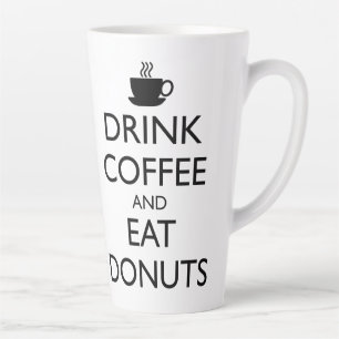 TASSE LATTE BOIRE DU CAFÉ ET MANGER DES DONUTS