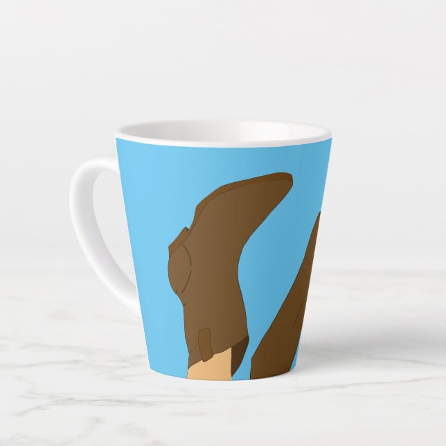 Tasse Latte Bottes Cowboy sur Arrière - plan bleu clair (Angle gauche)