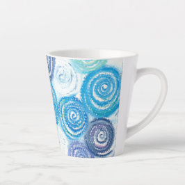 Tasse Latte Cercles calmes créés avec des teintes bleues