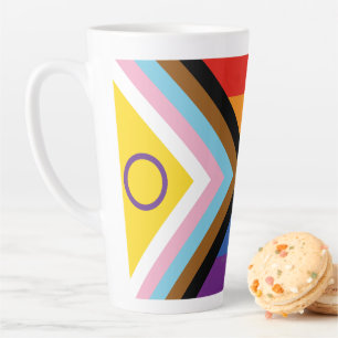 Tasse Latte Drapeau de fierté intersexe de SlipperyJoe's fond