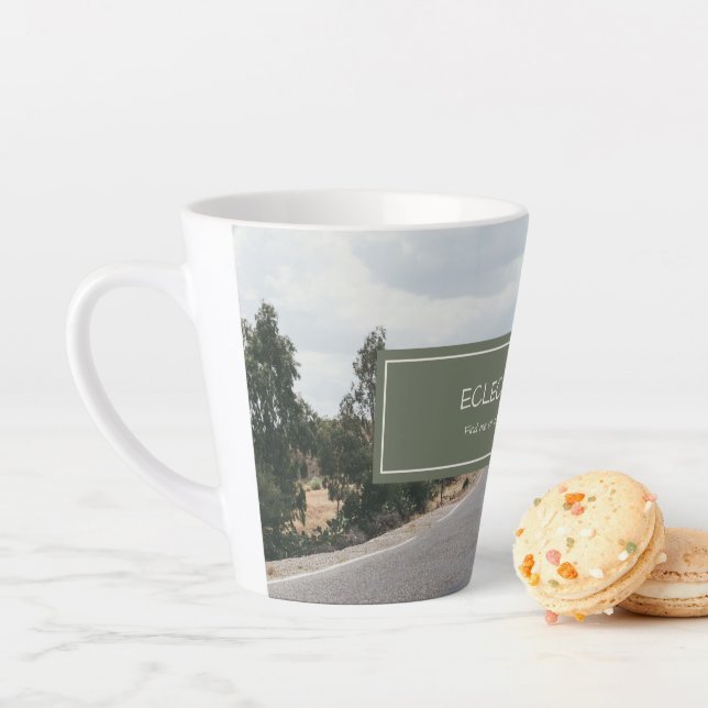 Tasse Latte Eclectique Chick Find Me on YouTube & Facebook Log (En situation)