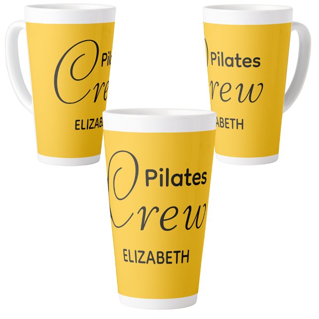 Tasse Latte Équipe Pilates Personnalisée Reformer ou Tapis Jau (Yellow Pilates latte mugs on a white background.)