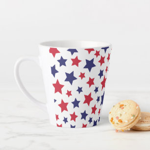 Tasse Latte Étoiles rouges et bleues, 4 juillet, fond blanc