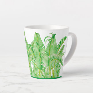 Tasse Latte Feuilles de bananes sur une petite boue en latte