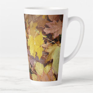 Tasse Latte Feuilles de Érable Tombées Jaune Automne Nature