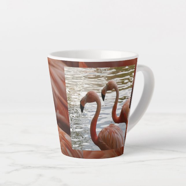 Tasse Latte Flamant rose Fermer la dernière bougie (Angle droit)