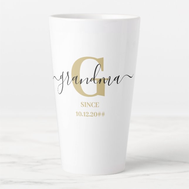 Tasse Latte Grandma Elegant Script Monogramme Or Ochre (Devant)