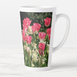 Tasse Latte Grosses Tulipes roses en lattes