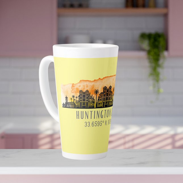 Tasse Latte Huntington Beach City Silhouette (Créateur téléchargé)