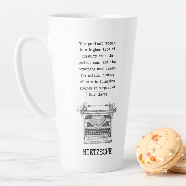 Tasse Latte La machine à écrire PARFAITE FEMME cite Nietzsche (En situation)