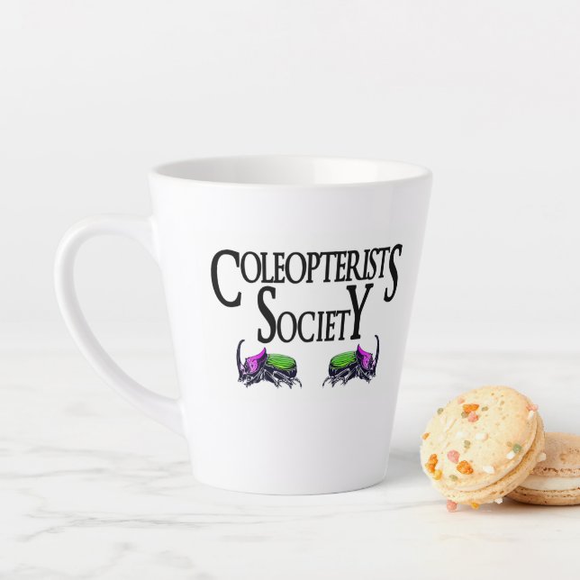 Tasse Latte Logo II de la Société des coléoptéristes (En situation)