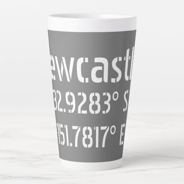 Tasse Latte Longueur de la latitude NSW de Newcastle (Devant)