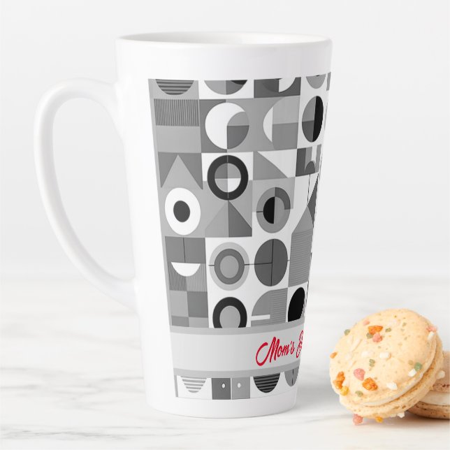 Tasse Latte Maman's Daily Dose of Joy Motif géométrique Retro (En situation)