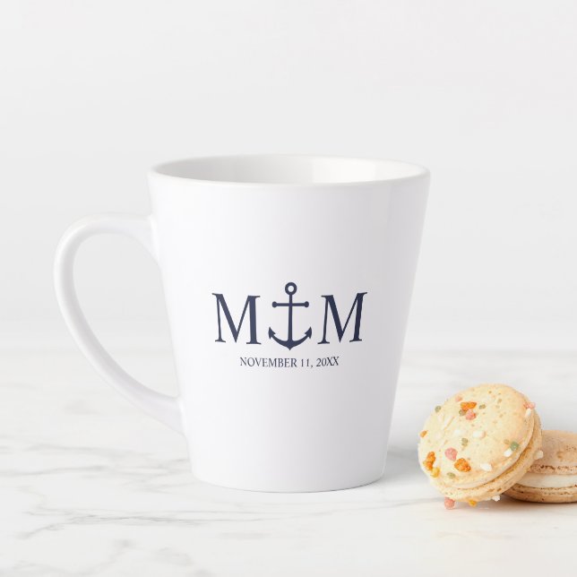 Tasse Latte Mariage Ancre bleu marine (En situation)