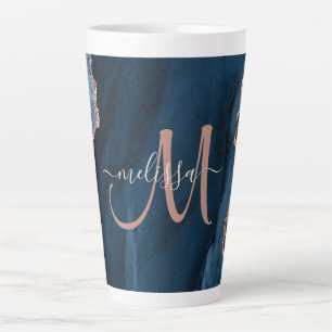 Tasse Latte Monogramme de script personnalisé Chic Blue Rose G