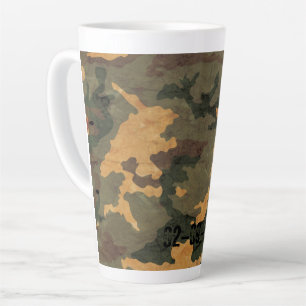 Tasse Latte Motif de camouflage vert vintage 2020