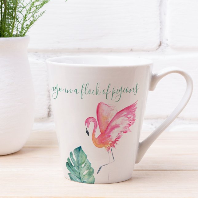 Tasse Latte Oiseau de Flamant rose rose tropical (Flamingo lover gifts for her feature tropical watercolor art by Victoria Grigaliunas of DoTellABelle)