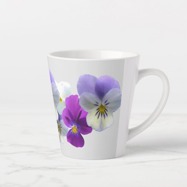 Tasse Latte Pansies violettes et blanches Lumineuses en latte  (Droite)