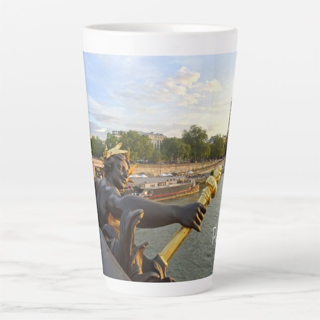 Tasse Latte Paris. France. Pont Alexandre3  (Devant)