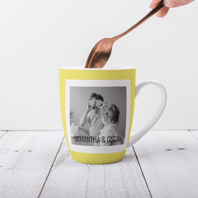 Tasse Latte Photo Famille Moderne Jaune Simple Jolie Cadeau (Créateur téléchargé)