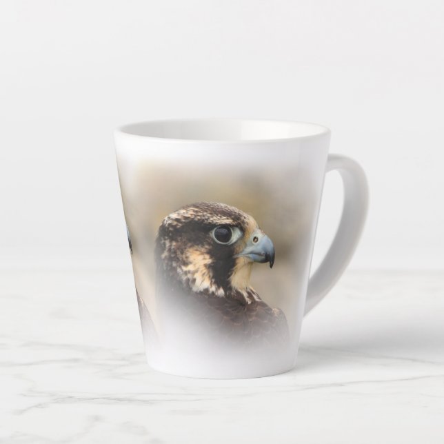 Tasse Latte Profil d'un faucon pèlerin (Angle droit)