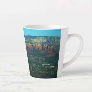 Tasse Latte Sedona et Coffee Pot Rock vus d'en haut