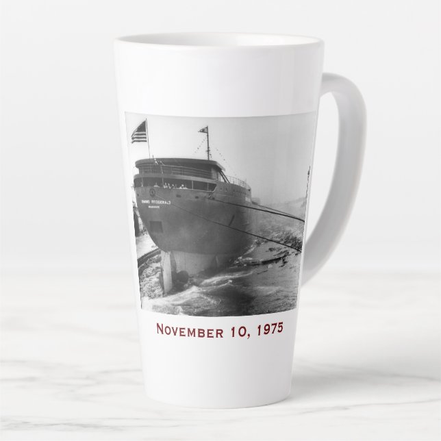 Tasse Latte The Edmund Fitzgerald with Crew Names (Angle droit)