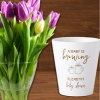 Un bébé brasse du Baby shower