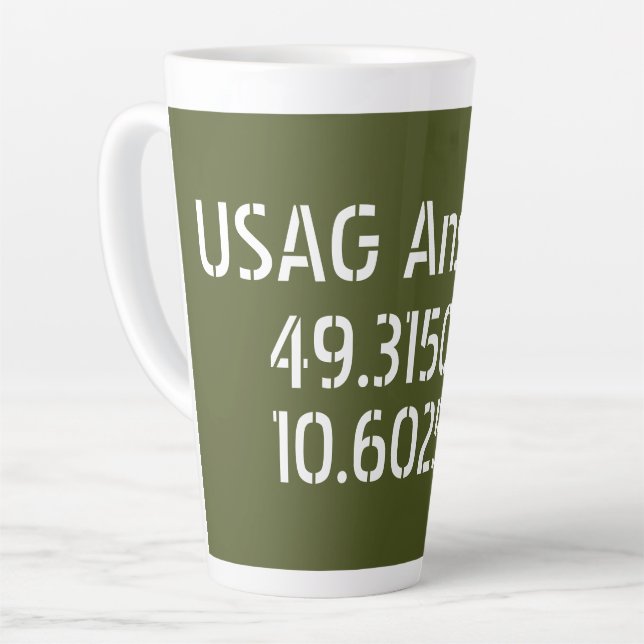 Tasse Latte USAG Ansbach Latitude Longitude (Angle gauche)