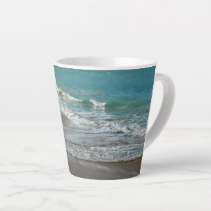 Tasse Latte Vagues sur la plage bleu turquoise Océan