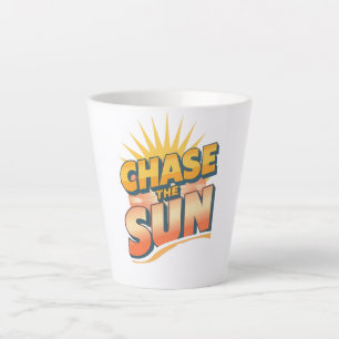 Tasse Latte Voyage aventureux et slogan ensoleillé