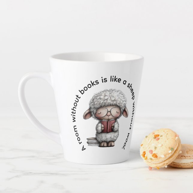 Tasse Latte Whimsical Cute Sheep Reading a Book (En situation)