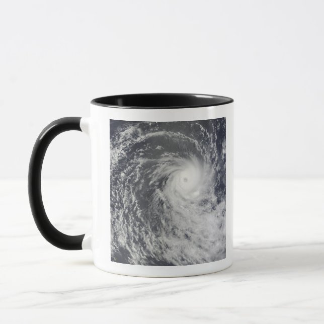 Tasse Le cyclone Anja au-dessus du sud de l'océan Indien (Gauche)