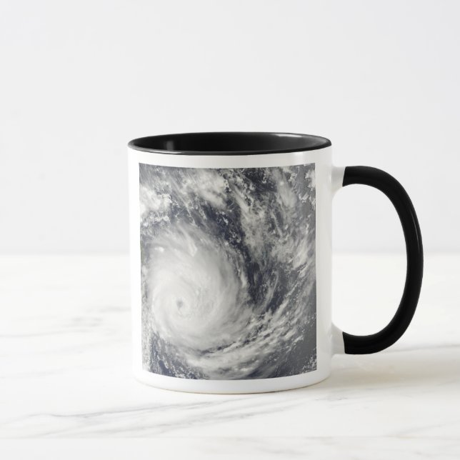 Tasse Le cyclone tropical Gael au large de Madagascar (Droite)