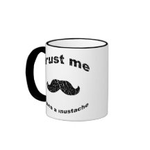 Le Faites-moi confiance i ont une moustache