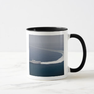 Tasse Le navire de combat littoral Independence 4