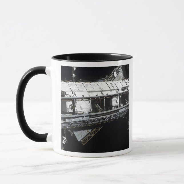 Tasse Le tru tribord de la Station spatiale internationa (Gauche)