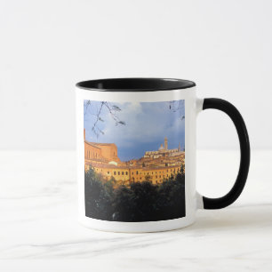 Tasse Le village toscan de Sienne, Italie.