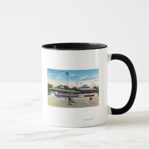 Tasse Les chevaux s'entraîner le matin sur la piste
