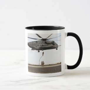 Tasse Les pararescuemen de l'Armée de l'Air conduisent
