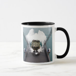 Tasse Les véhicules d'assaut amphibie débarquent d'USN