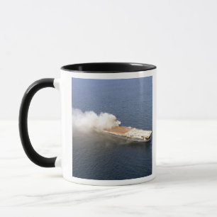 Tasse L'ex-Oriskany, un carr désarmé d'avions