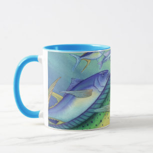 Tasse Mahi Mahi (poisson de dauphin) chassant des