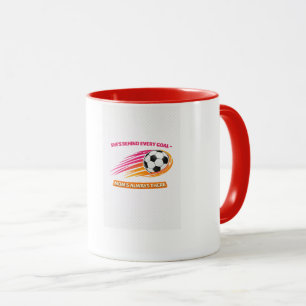 Tasse Maman du Foot – Elle est derrière chaque but