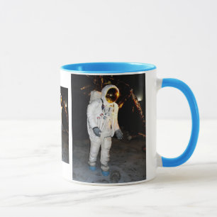 Tasse Marcher dans l'espace