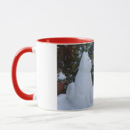 Tasse mignon akita baiser bonhomme de neige chien de nei